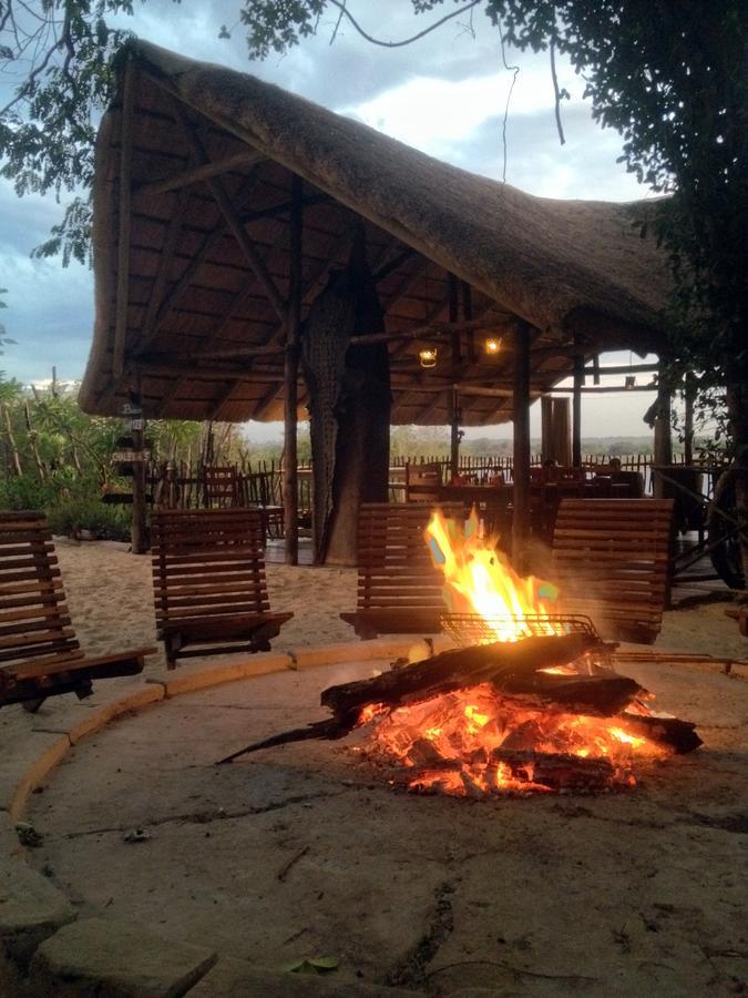 Caprivi Houseboat Safari Lodge Катіма-Муліло Екстер'єр фото